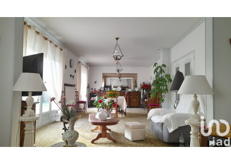 Dom na sprzedaż - Chateau-Renault, Francja, 162 m², 244 797 USD (986 530 PLN), NET-94970477