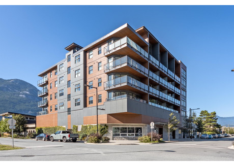 Mieszkanie na sprzedaż - 312 38013 THIRD AVENUE Squamish, Kanada, 72,46 m², 416 701 USD (1 695 971 PLN), NET-102491974