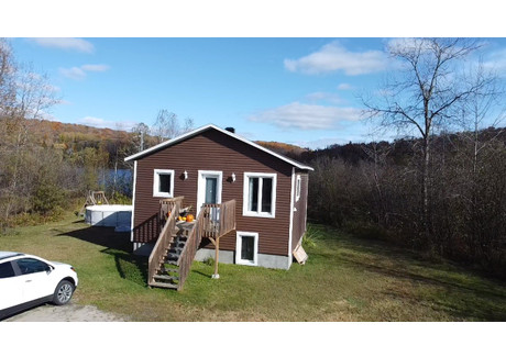 Dom na sprzedaż - 4124 Ch. du Lac-Nadeau, Mont-Laurier, QC J9L3G4, CA Mont-Laurier, Kanada, 107 m², 152 466 USD (625 111 PLN), NET-101643315