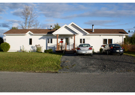 Dom na sprzedaż - 26 Rue Fortin, Val-Brillant, QC G0J3L0, CA Val-Brillant, Kanada, 78 m², 110 277 USD (449 931 PLN), NET-95151660