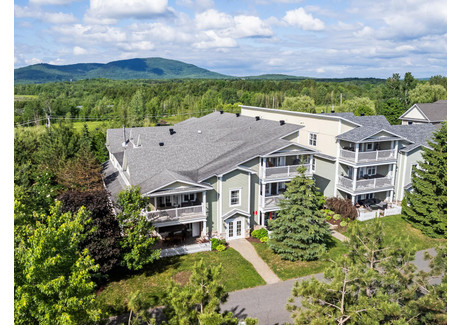 Mieszkanie na sprzedaż - 124 Boul. de Bromont, Bromont, QC J2J2K8, CA Bromont, Kanada, 89 m², 317 828 USD (1 303 095 PLN), NET-98540945