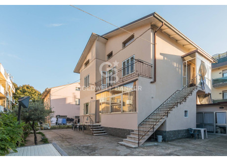 Dom na sprzedaż - Via Benvenuto Cellini, Rimini, Włochy, 443 m², 740 790 USD (3 096 502 PLN), NET-101342097