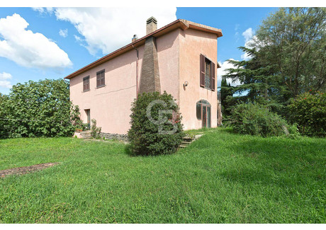 Dom na sprzedaż - Strada Toscanese, Viterbo, Włochy, 300 m², 270 015 USD (1 104 362 PLN), NET-101660331