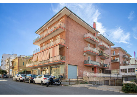 Mieszkanie na sprzedaż - Via dell'Aquila Reale Roma, Włochy, 100 m², 225 678 USD (923 022 PLN), NET-101232357