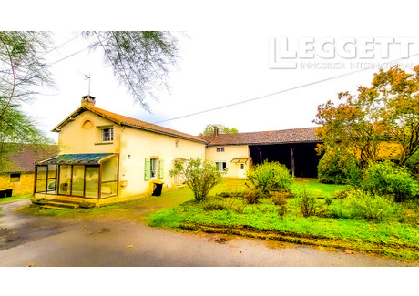 Dom na sprzedaż - Nanteuil-En-Vallée, Francja, 217 m², 170 821 USD (700 365 PLN), NET-101754115