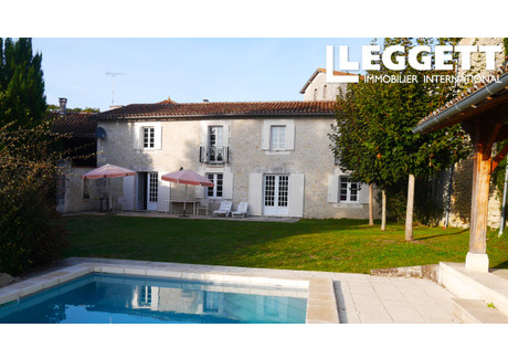 Dom na sprzedaż - Champagne-Et-Fontaine, Francja, 195 m², 400 250 USD (1 536 960 PLN), NET-92806878