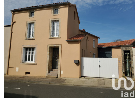 Dom na sprzedaż - La Châtaigneraie, Francja, 170 m², 187 816 USD (785 072 PLN), NET-96628075