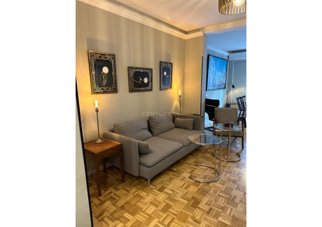 Mieszkanie do wynajęcia - Madrid, Hiszpania, 90 m², 2723 USD (11 384 PLN), NET-96625549