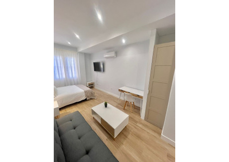 Mieszkanie do wynajęcia - Calle Torregrosa Madrid, Hiszpania, 40 m², 1760 USD (7198 PLN), NET-100354544