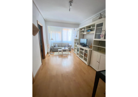 Mieszkanie do wynajęcia - Calle de Fernández de los Ríos Madrid, Hiszpania, 40 m², 2680 USD (10 373 PLN), NET-95185435