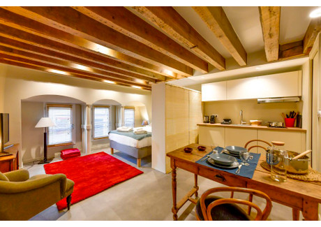 Mieszkanie do wynajęcia - Rue Lanterne Lyon, Francja, 25 m², 1601 USD (6309 PLN), NET-95596004
