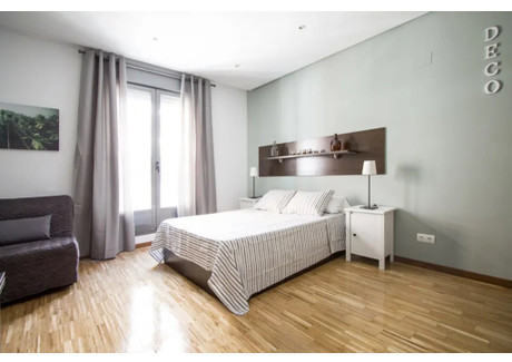 Mieszkanie do wynajęcia - Calle San Hemenegildo Madrid, Hiszpania, 25 m², 1766 USD (7242 PLN), NET-95765733