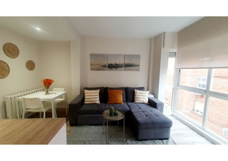 Mieszkanie do wynajęcia - Calle Ruiz Palacios Madrid, Hiszpania, 55 m², 2109 USD (8309 PLN), NET-92356561
