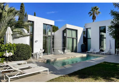 Dom na sprzedaż - Saint-Tropez, Francja, 997 m², 7 032 278 USD (27 003 949 PLN), NET-95590090