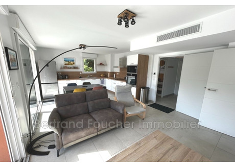 Mieszkanie na sprzedaż - Cavalaire-Sur-Mer, Francja, 67 m², 507 384 USD (2 065 053 PLN), NET-101735139