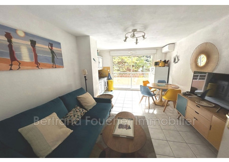 Mieszkanie na sprzedaż - Cavalaire-Sur-Mer, Francja, 36 m², 277 945 USD (1 136 795 PLN), NET-101894939