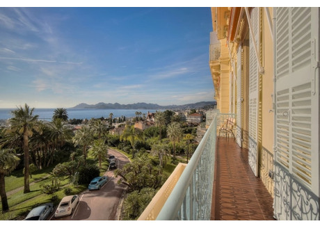 Mieszkanie na sprzedaż - Cannes, Francja, 216 m², 2 733 504 USD (11 207 367 PLN), NET-95235786