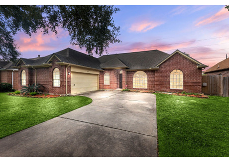 Dom do wynajęcia - 10215 Hedge Way Drive, Harris, TX Houston, Usa, 169,27 m², 2200 USD (8954 PLN), NET-102885142