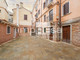 Mieszkanie na sprzedaż - Sestiere Castello Venezia, Włochy, 80 m², 373 789 USD (1 502 630 PLN), NET-96951009