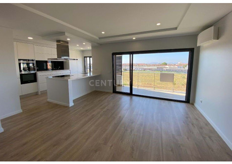 Mieszkanie na sprzedaż - Montijo, Portugalia, 171 m², 527 700 USD (2 079 137 PLN), NET-96627343