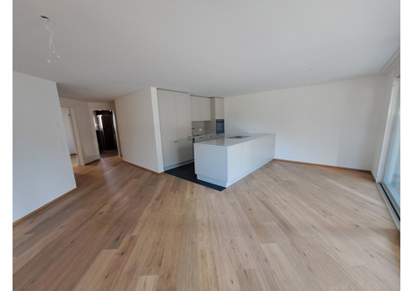 Mieszkanie na sprzedaż - Liestal, Szwajcaria, 81,5 m², 841 891 USD (3 451 752 PLN), NET-100733433