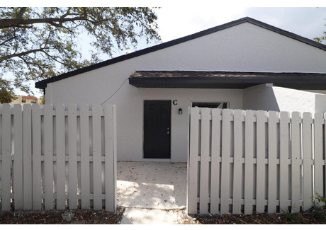 Mieszkanie do wynajęcia - 2011 Oleander Boulevard Fort Pierce, Usa, 61 m², 1450 USD (5902 PLN), NET-101908070