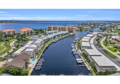 Mieszkanie na sprzedaż - 4218 20th Place Cape Coral, Usa, 120 m², 325 000 USD (1 322 750 PLN), NET-101363677