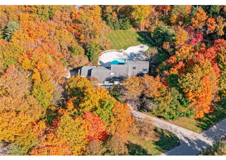 Dom na sprzedaż - 75 Stonewood Drive Moreland Hills, Usa, 957 m², 1 850 000 USD (7 529 500 PLN), NET-102745587