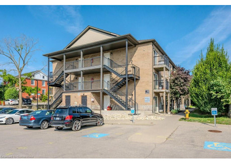 Dom na sprzedaż - 185 Windale Crescent Kitchener, Kanada, 44 m², 218 833 USD (890 649 PLN), NET-102767474