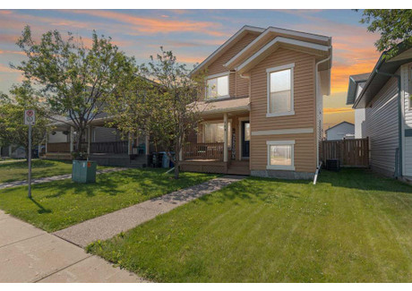 Dom na sprzedaż - 148 Walnut Crescent Fort Mcmurray, Kanada, 124 m², 329 700 USD (1 262 750 PLN), NET-99260580