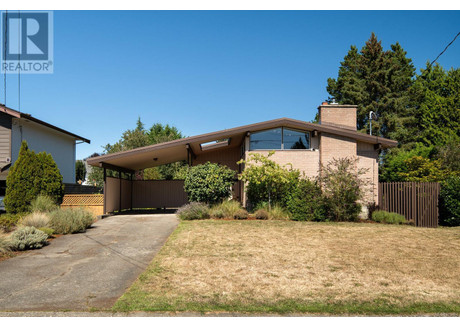 Dom na sprzedaż - 1734 Howroyd Avenue Saanich, Kanada, 215 m², 926 653 USD (3 549 083 PLN), NET-100910226