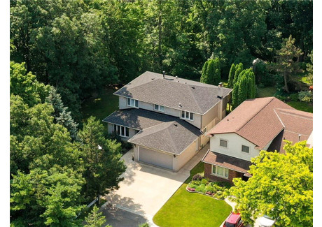 Dom na sprzedaż - 86 Huckleberry Place Hamilton, Kanada, 208 m², 814 430 USD (3 135 556 PLN), NET-100153206