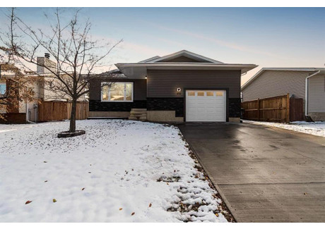 Dom na sprzedaż - 205 Leigh Crescent Fort Mcmurray, Kanada, 107 m², 296 346 USD (1 215 020 PLN), NET-101707062