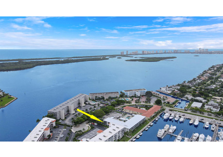 Dom na sprzedaż - 37 Yacht Club Drive North Palm Beach, Usa, 66 m², 210 000 USD (854 700 PLN), NET-100557829