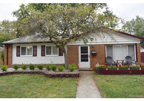 Dom na sprzedaż - 35903 LITTLE MACK Avenue Clinton Township, Usa, 97 m², 209 900 USD (854 293 PLN), NET-100783342