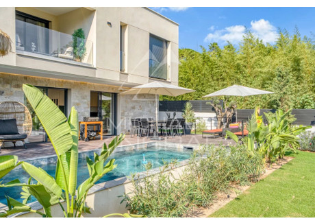 Dom na sprzedaż - Mougins, Francja, 260 m², 3 090 516 USD (11 867 580 PLN), NET-100345285