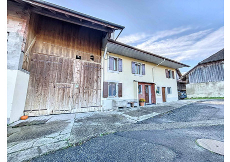 Dom na sprzedaż - Villars-le-Grand Villars-Le-Grand, Szwajcaria, 150 m², 788 652 USD (3 233 472 PLN), NET-102742608