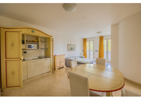 Mieszkanie na sprzedaż - Viale Francesco Agello Desenzano Del Garda, Włochy, 91 m², 403 952 USD (1 644 086 PLN), NET-102991291