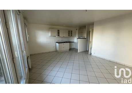 Mieszkanie do wynajęcia - Mantes-La-Ville, Francja, 55 m², 925 USD (3791 PLN), NET-102695130