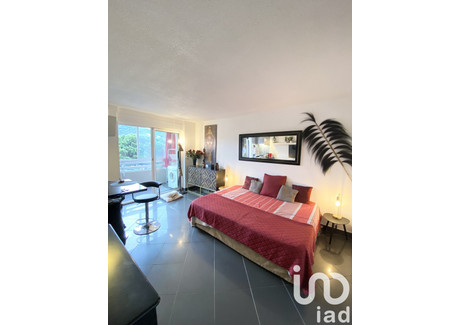 Mieszkanie na sprzedaż - Sainte-Maxime, Francja, 33 m², 185 972 USD (762 487 PLN), NET-102190263