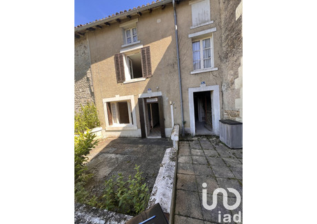 Dom na sprzedaż - Charroux, Francja, 130 m², 70 649 USD (289 660 PLN), NET-102772417