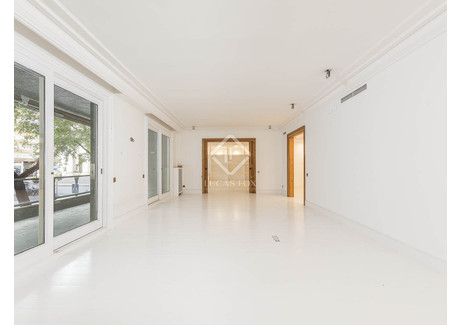 Mieszkanie na sprzedaż - Barcelona, Hiszpania, 389 m², 2 474 760 USD (10 146 516 PLN), NET-102912314