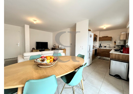 Mieszkanie na sprzedaż - L'isle-Sur-La-Sorgue, Francja, 62 m², 399 449 USD (1 609 780 PLN), NET-95558021