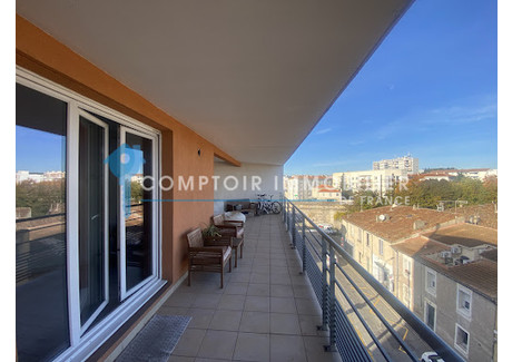 Mieszkanie na sprzedaż - Nimes, Francja, 70 m², 150 686 USD (613 293 PLN), NET-102646370