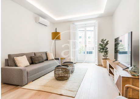 Mieszkanie na sprzedaż - Madrid Capital, Hiszpania, 83 m², 752 266 USD (2 896 225 PLN), NET-98560029