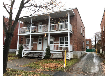 Dom na sprzedaż - 2232-2240 Av. Bernier, Saint-Hyacinthe, QC J2S4S7, CA Saint-Hyacinthe, Kanada, 313 m², 647 964 USD (2 598 335 PLN), NET-94066906