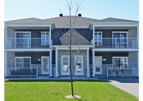 Dom na sprzedaż - 162 Rue des Érables, Salaberry-de-Valleyfield, QC J6T5A5, CA Salaberry-De-Valleyfield, Kanada, 436 m², 767 524 USD (2 954 966 PLN), NET-97087959