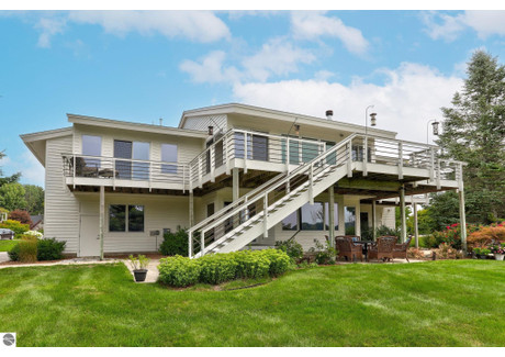 Dom na sprzedaż - 18027 Hammond Bay Drive Spring Lake, Usa, 368,27 m², 1 300 000 USD (5 122 000 PLN), NET-96827254