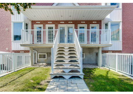 Mieszkanie na sprzedaż - 15873 Rue Victoria, Rivière-des-Prairies/Pointe-aux-Trembles, QC H1A5P Rivière-Des-Prairies/pointe-Aux-Trembles, Kanada, 75 m², 191 505 USD (779 426 PLN), NET-102618097