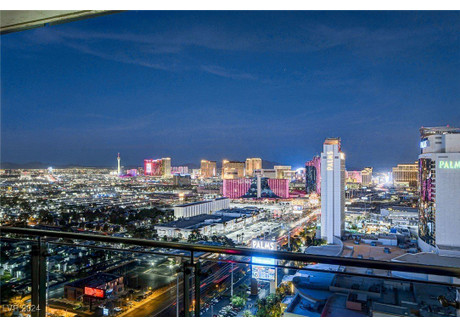 Dom na sprzedaż - 4381 W Flamingo Road Las Vegas, Usa, 113,34 m², 599 888 USD (2 459 541 PLN), NET-103043317